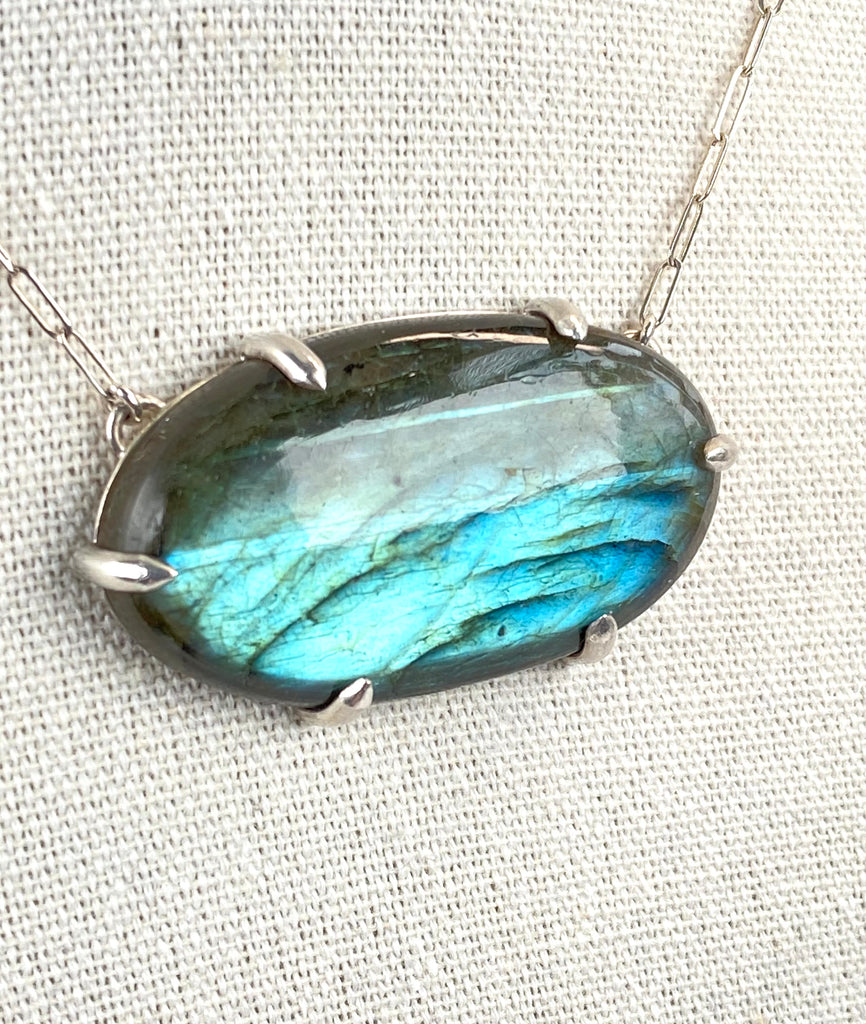 Blue-Green Flash Labradorite Claw-Prong Pendant Necklace in Sterling Silver