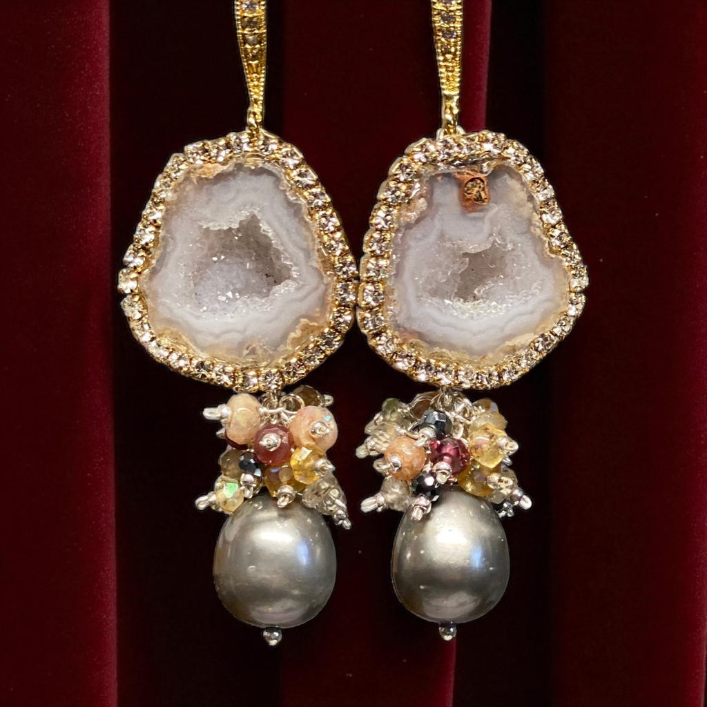 Tabasco Geode Druzy Earrings Diamond Look with Grey Pearls