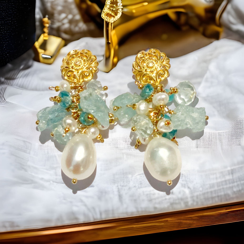 Three pearls cluster stud earrings gold — Militza Ortiz Jewellery